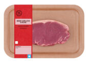 Společnost Sainsbury’s nahradila plastové tácky u balení steaků lepenkou