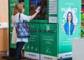 Na pražském Zličíně mohou spotřebitelé využít automat pro zpětný odběr nápojových obalů