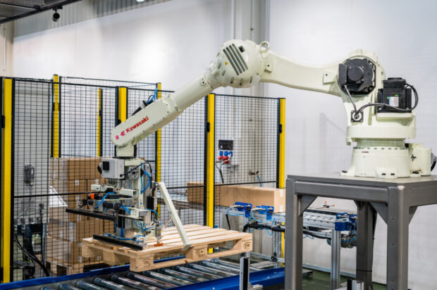 Roboty Kawasaki mají nový showroom, v Česku směřují zejména do zemědělství a logistiky